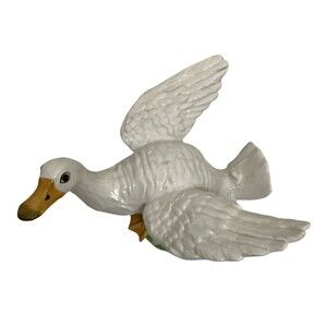 Ceramic White Duck Goose In Flight Wings Out Vintage Italy  6-1/2” Tall